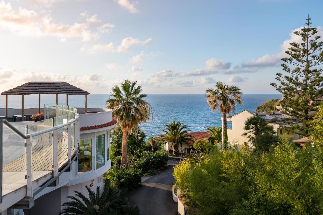 Hotel Villaggio Stromboli Santa Domenica  Bagian luar foto